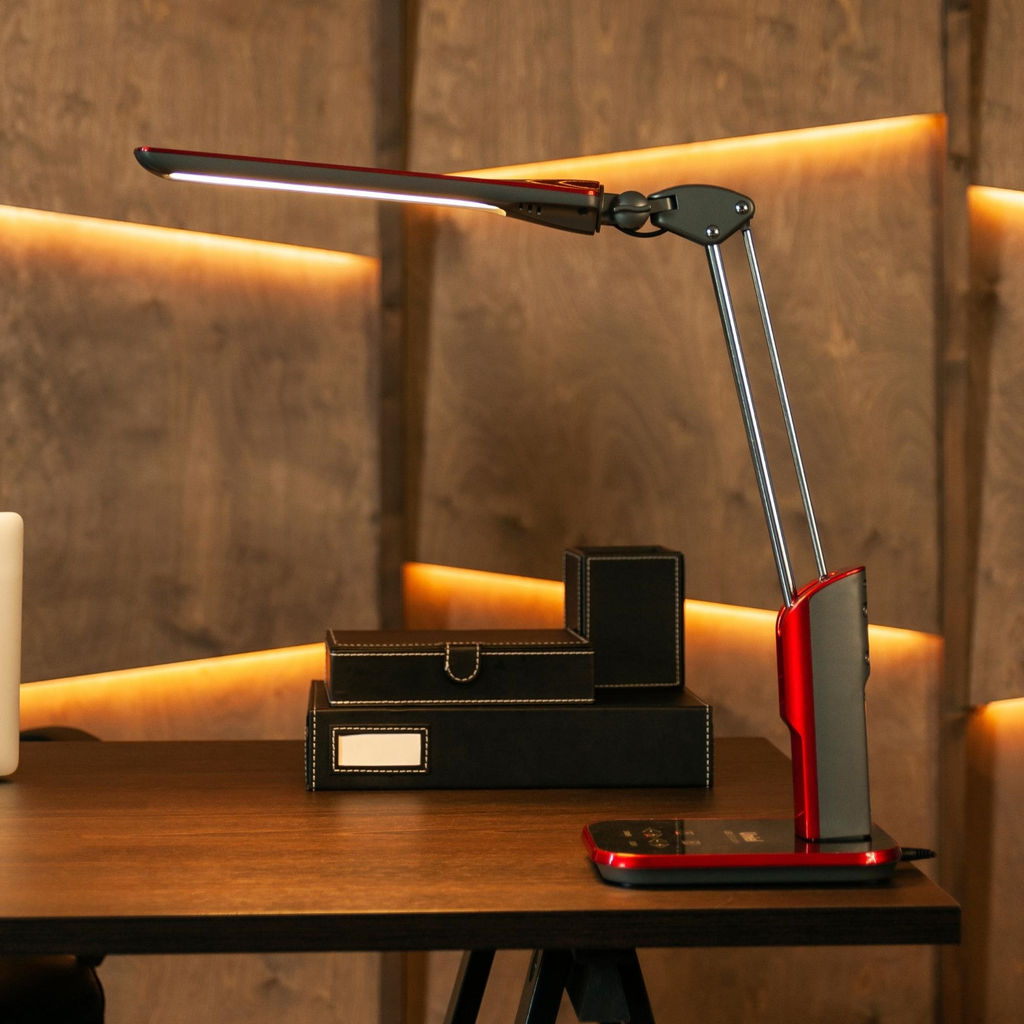 TLD-515 Red/9W/Светильник настольный/LED/900Lm/6 режимов в диапазоне 2700-6400K/С диммером/Цвет-красный