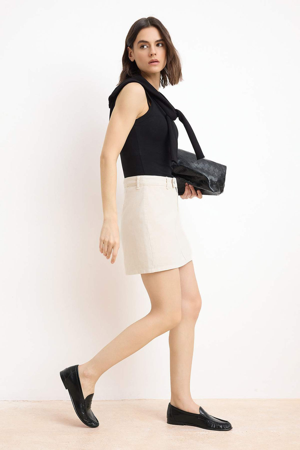 TRENDYOLMILLA Siyah Mini Denim Sort Etek TWOSS25SR00079  фото 28