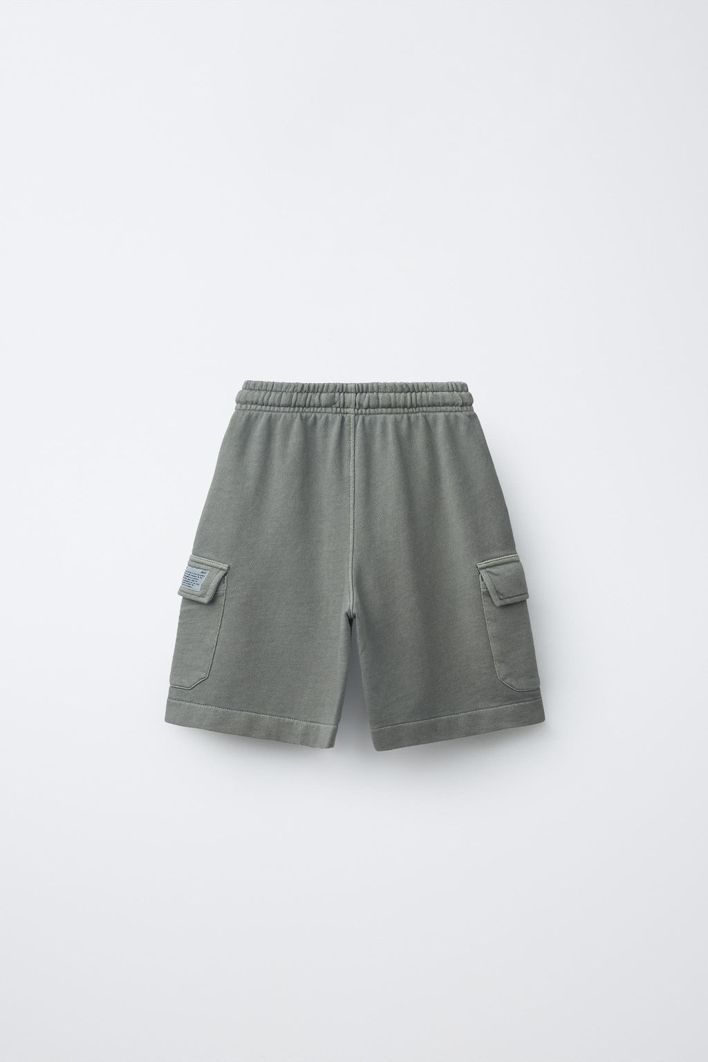 BERMUDA FELPA CARGO / verde lavado