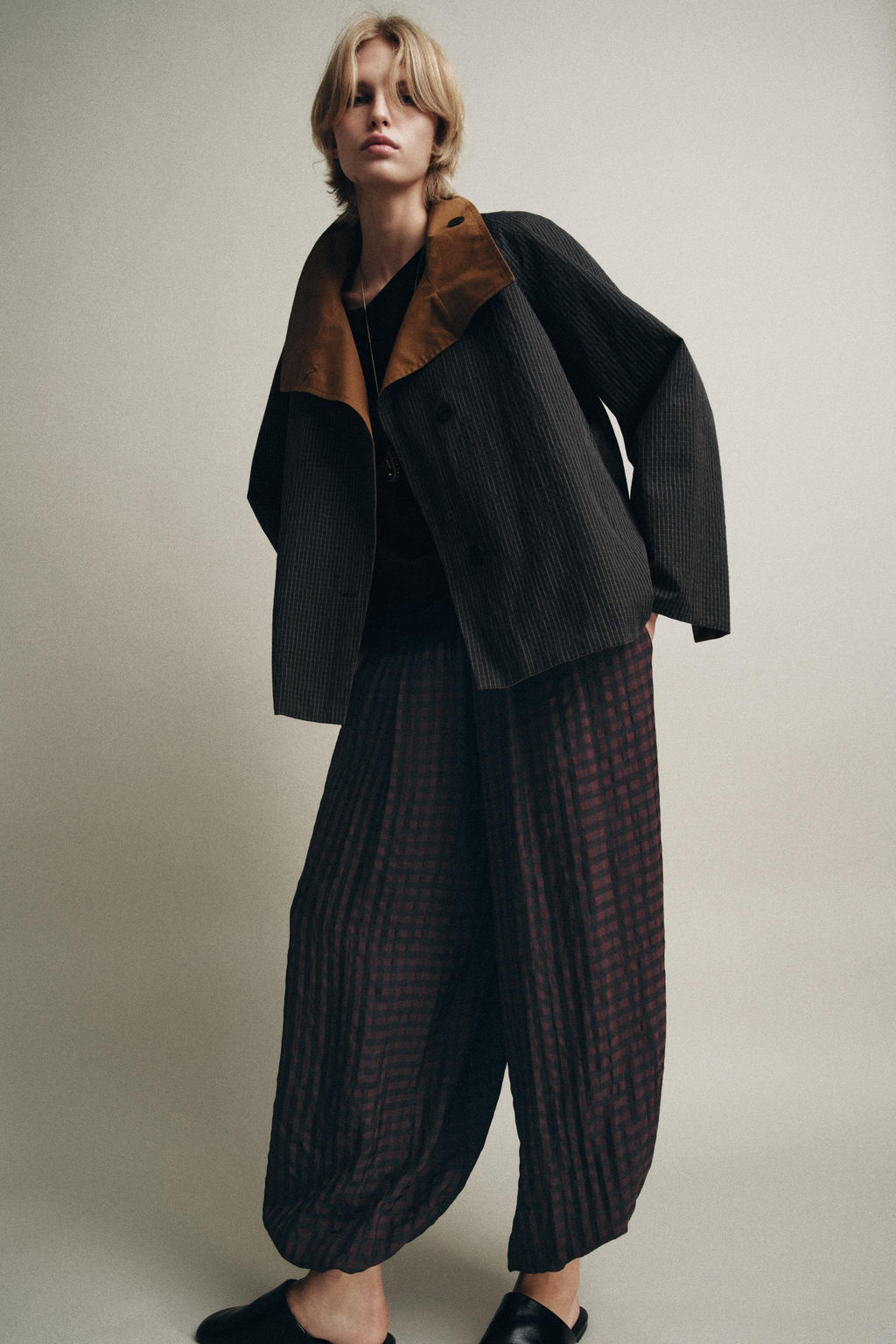 ZW COLLECTION REVERSIBLE SHORT TRENCH COAT