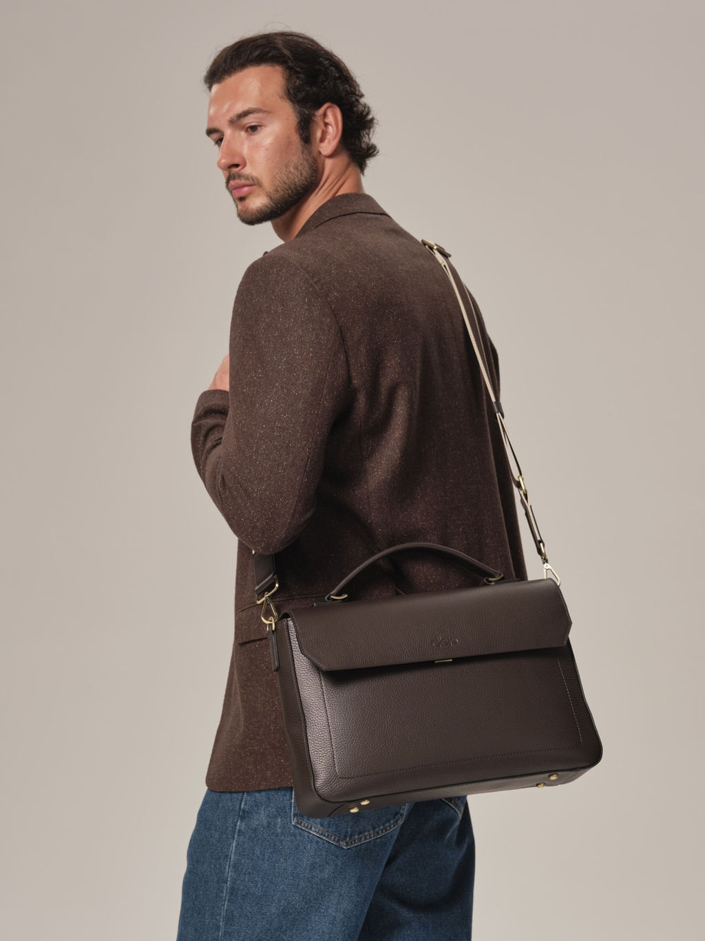 Мужская кожаная сумка Levi DBR 7115 коричневый шоколад  фото 4