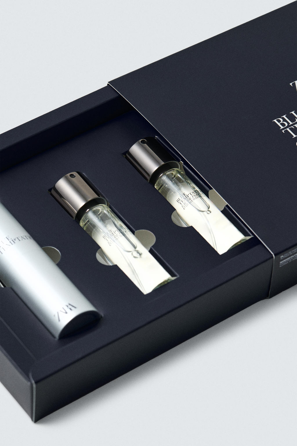 TRAVEL CASE BLUE TEMPTATION EDP 40ML 1.35 FL. OZ (CASE + 2X20ML) - Zara фото 2