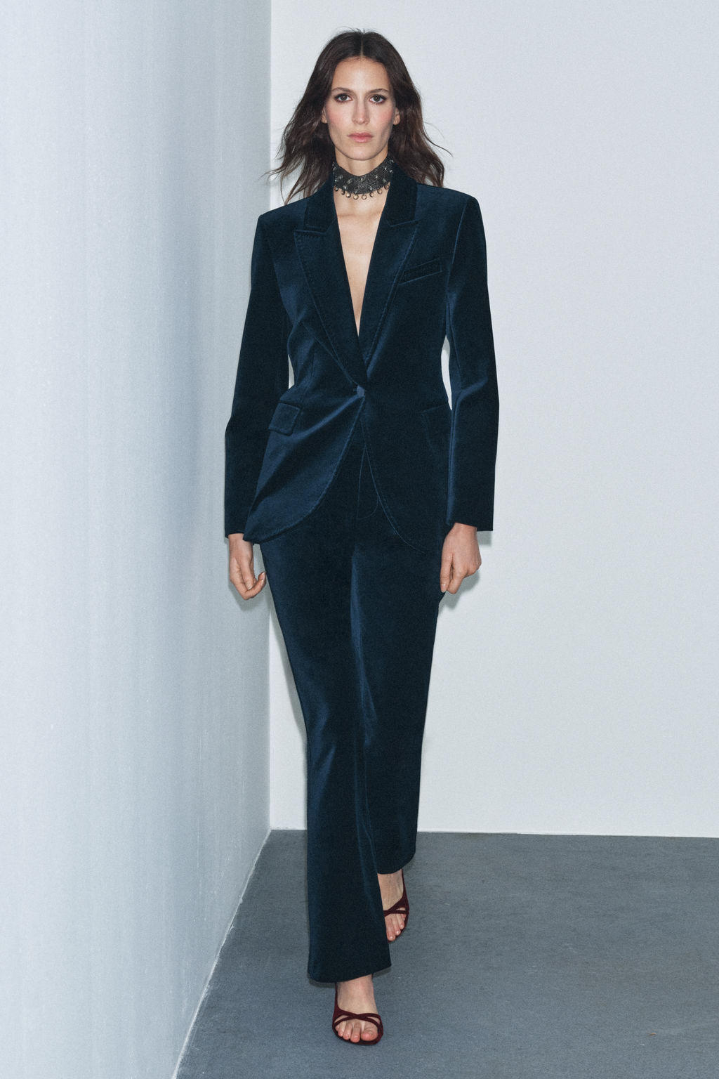 FLARE VELVET TROUSERS ZW COLLECTION - Zara фото 4