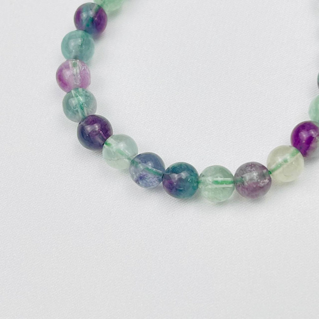 Браслет из Флюорита со вставкой халиотис 16 см