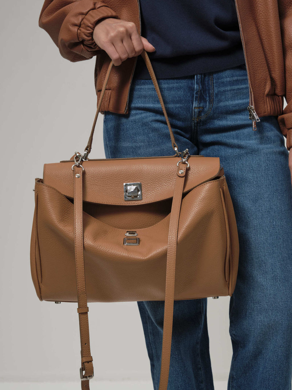 Сумка Barbara DBR 31105 коричневый лист фото 5