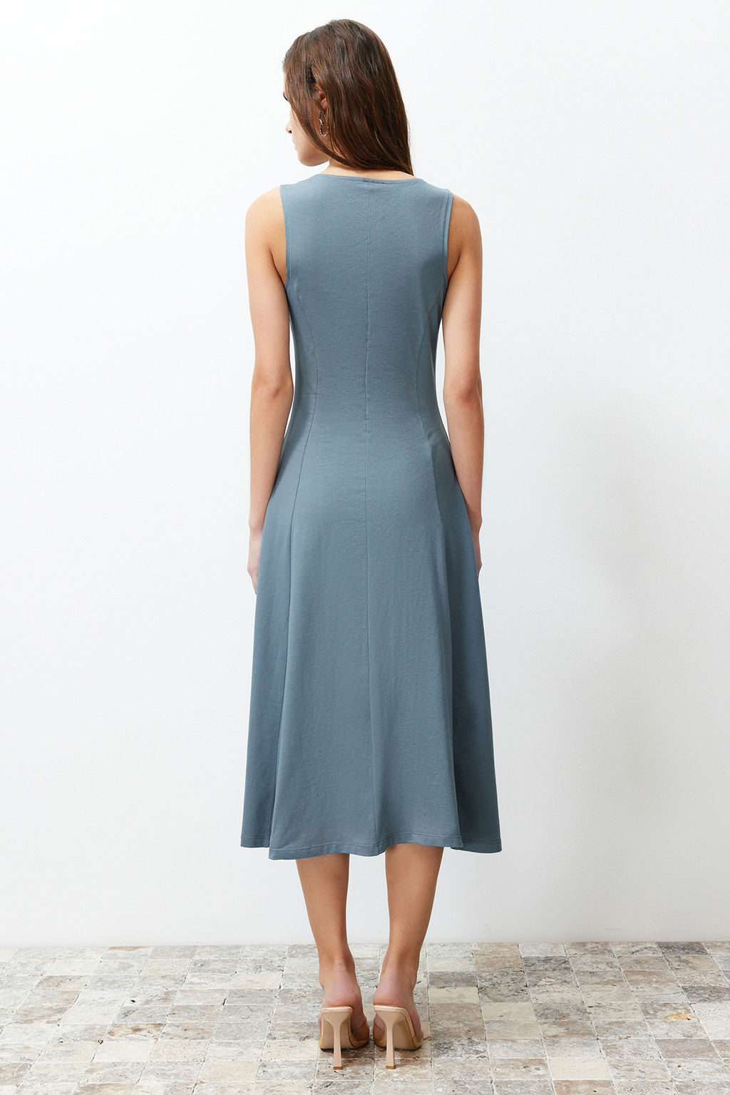 Antrasit %100 Pamuk Skater/Belden Ac?lan Bisiklet Yaka Kolsuz Midi Orme Midi Elbise TWOSS24EL00193