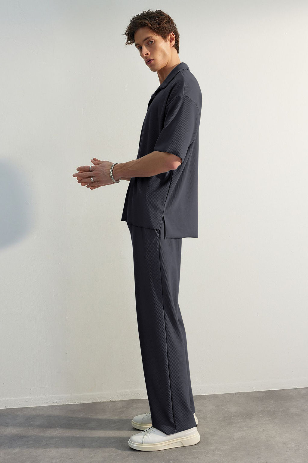 Fume Oversize/Genis Dokulu K?r?smaz Ottoman Polo Yaka T-Shirt TMNSS23PO00020