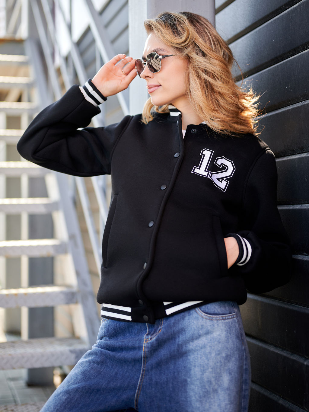 Бомбер "12" черный