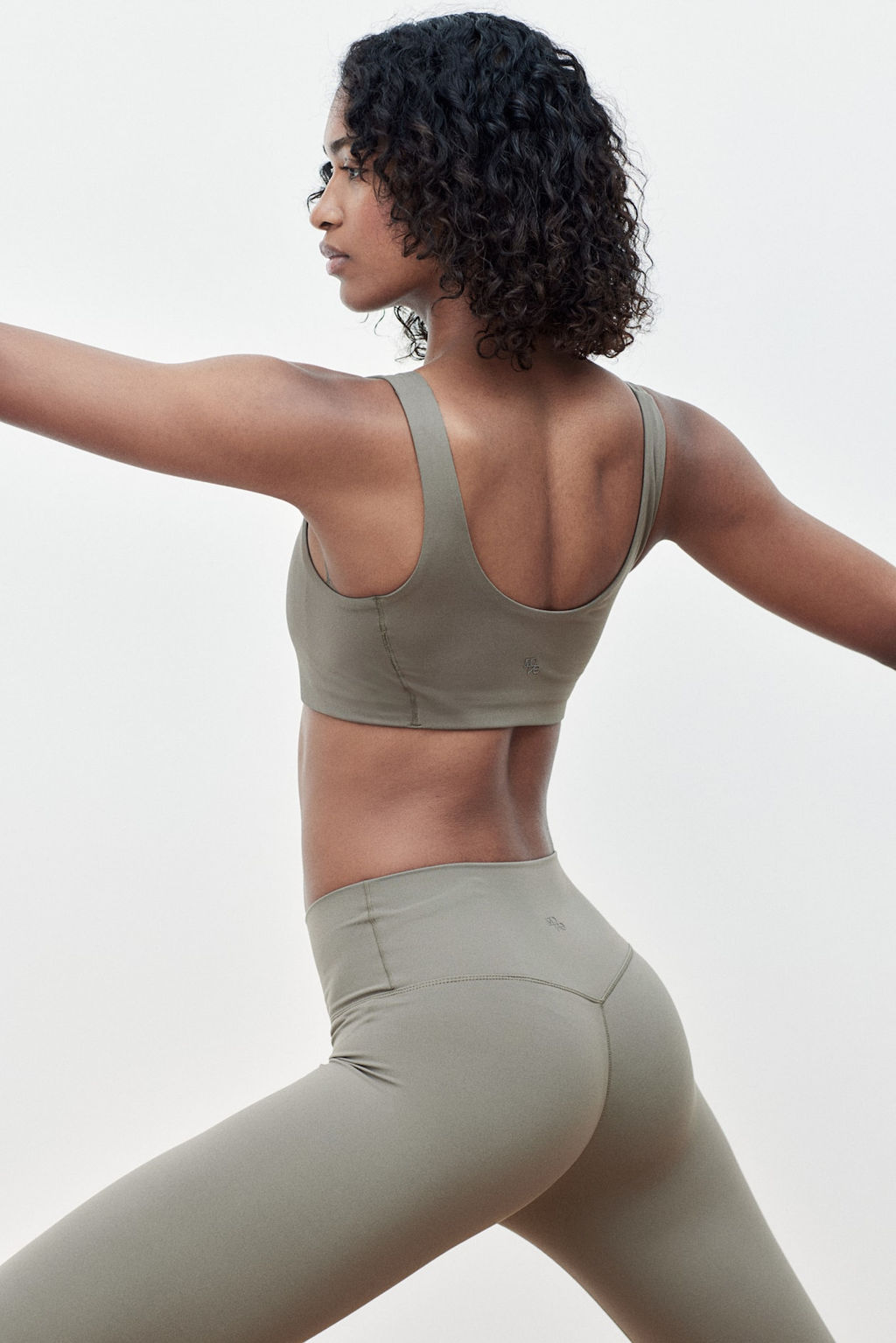 Sujetador de deporte en DryMove Medium Support - H&m фото 5