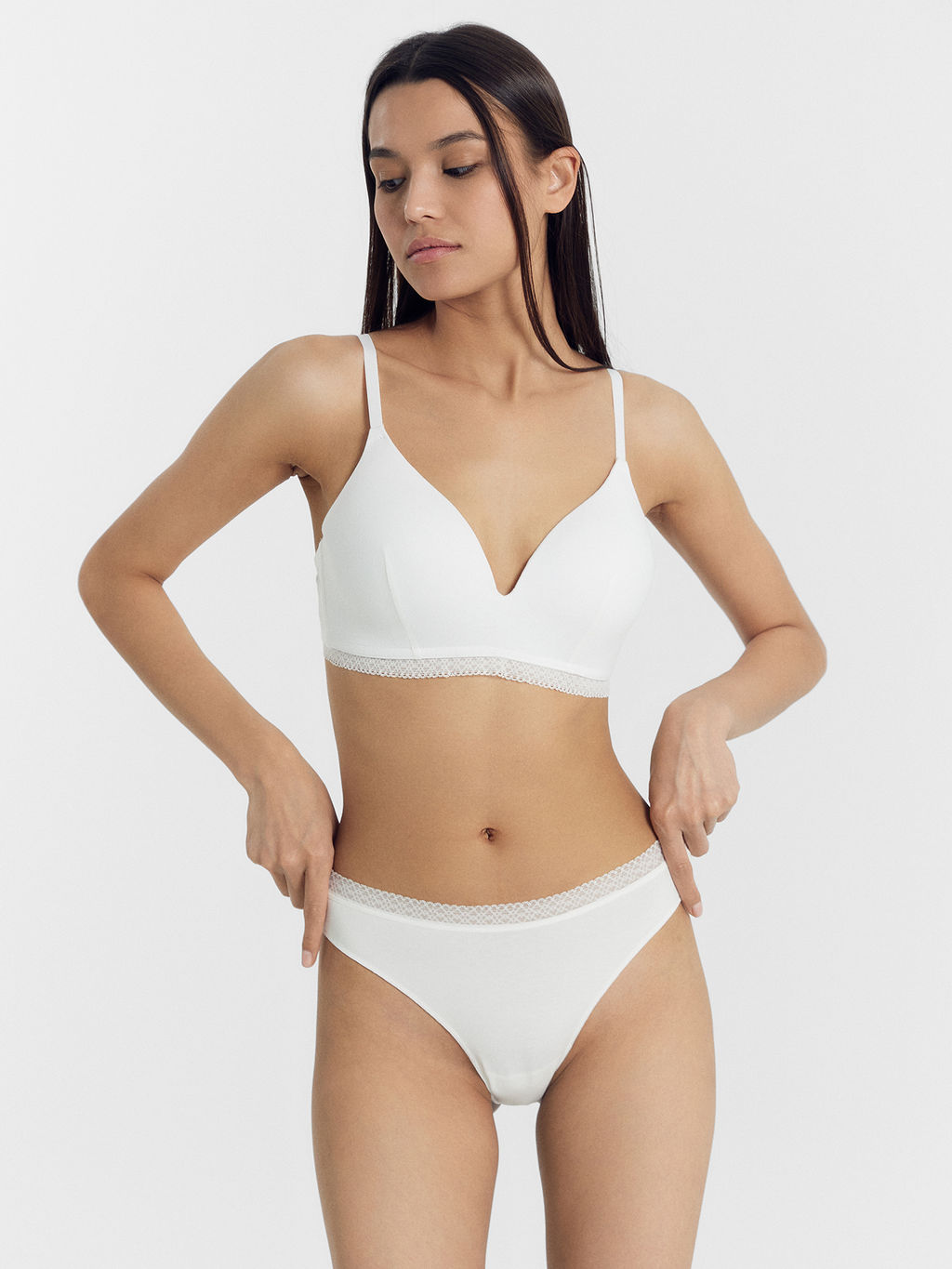 Цена за 2 штуки! Трусы женские бразилиана в белом цвете - Mark formelle фото 2