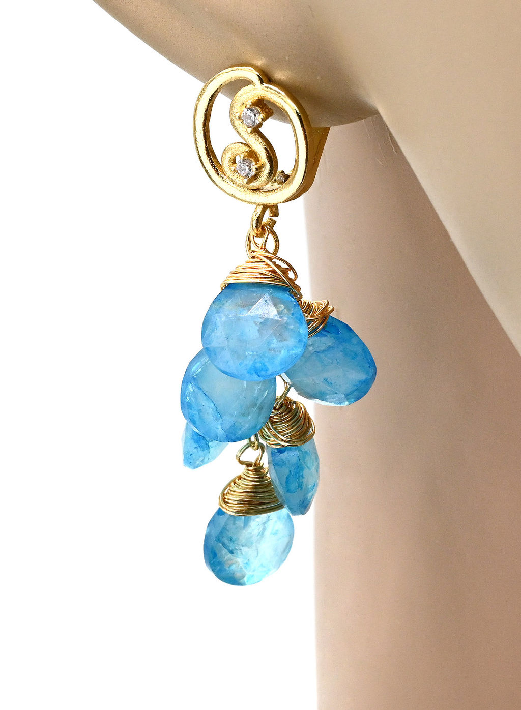 Серьги с голубым камнем аквамариновый кварц в ювелирной огранке