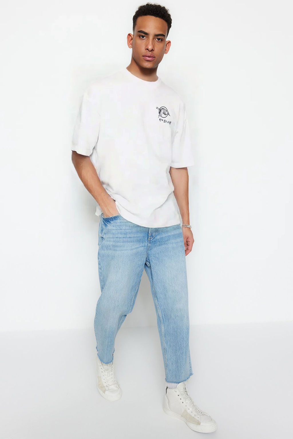 Ekru Oversize/Genis Kesim Uzak Dogu Bask?l? K?sa Kol %100 T-Shirt TMNSS23TS00170