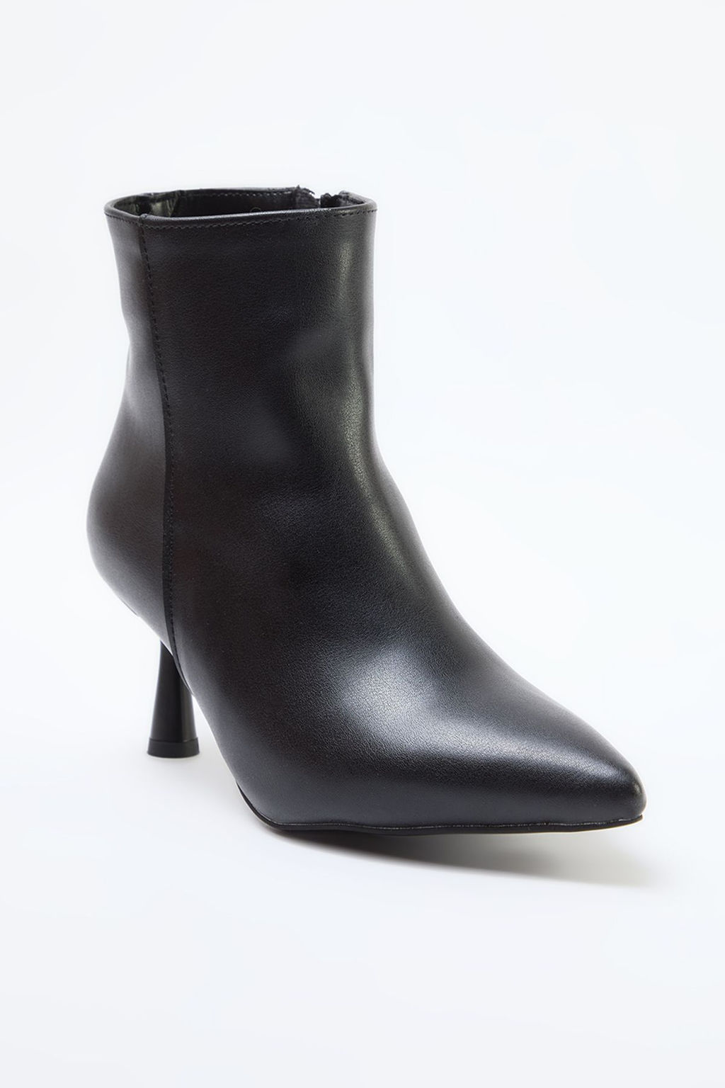 Trendyol Shoes Siyah Sivri Burun Kad?n Ince Topuklu Yar?m Bot TAKAW25BO00016 - Trendyolmilla фото 3