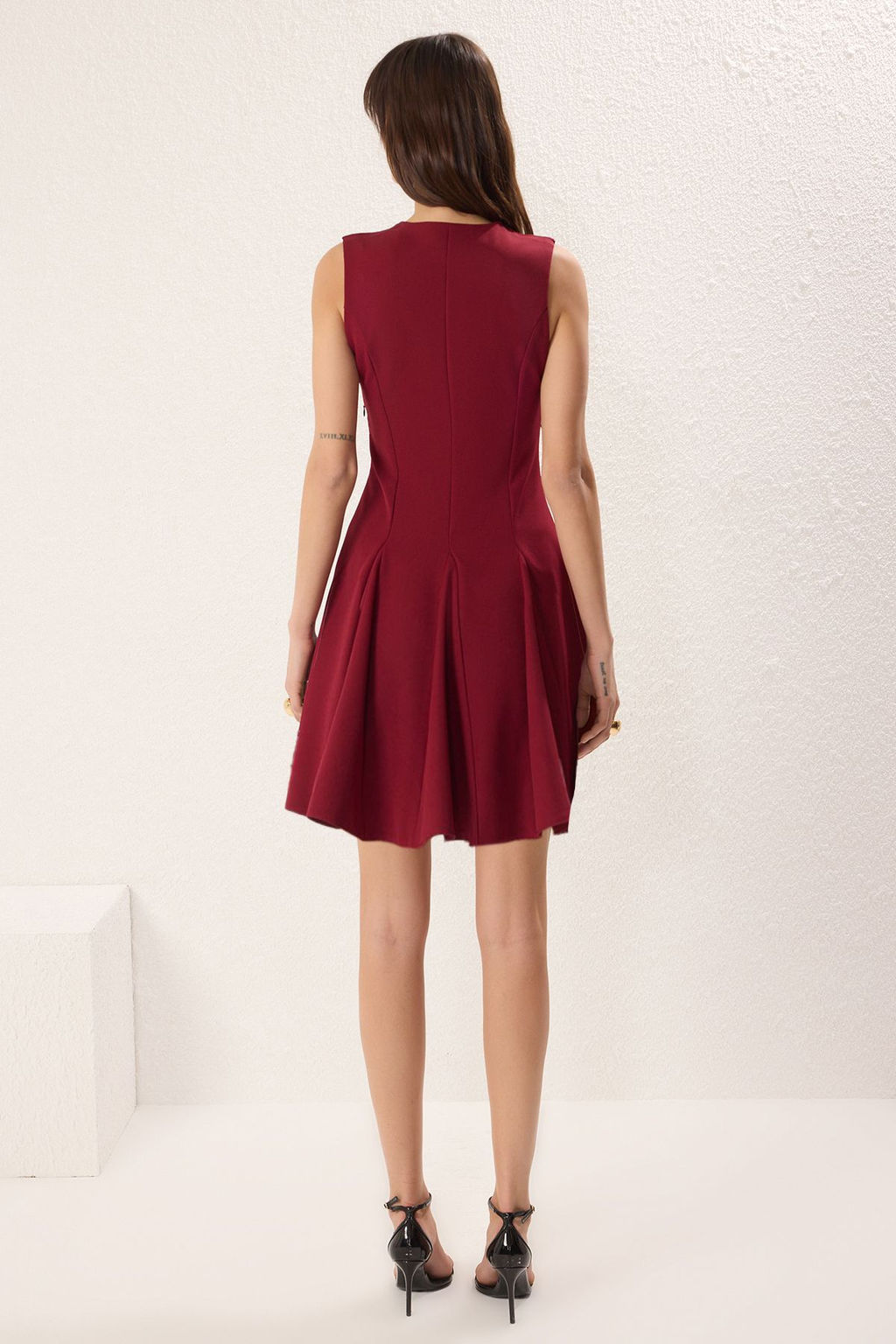 TRENDYOLMILLA Bordo Duz Etegi Belden Ac?lan Baglama Detayl? Mini Dokuma Elbise TWOSS25EL00747  фото 5