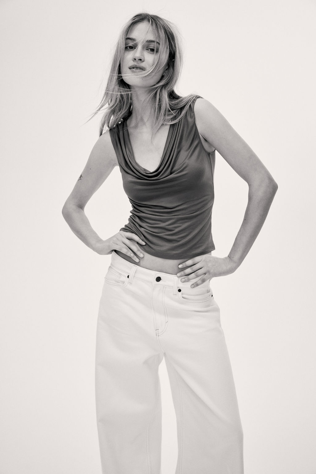 Top de punto con escote drapeado - H&m фото 9