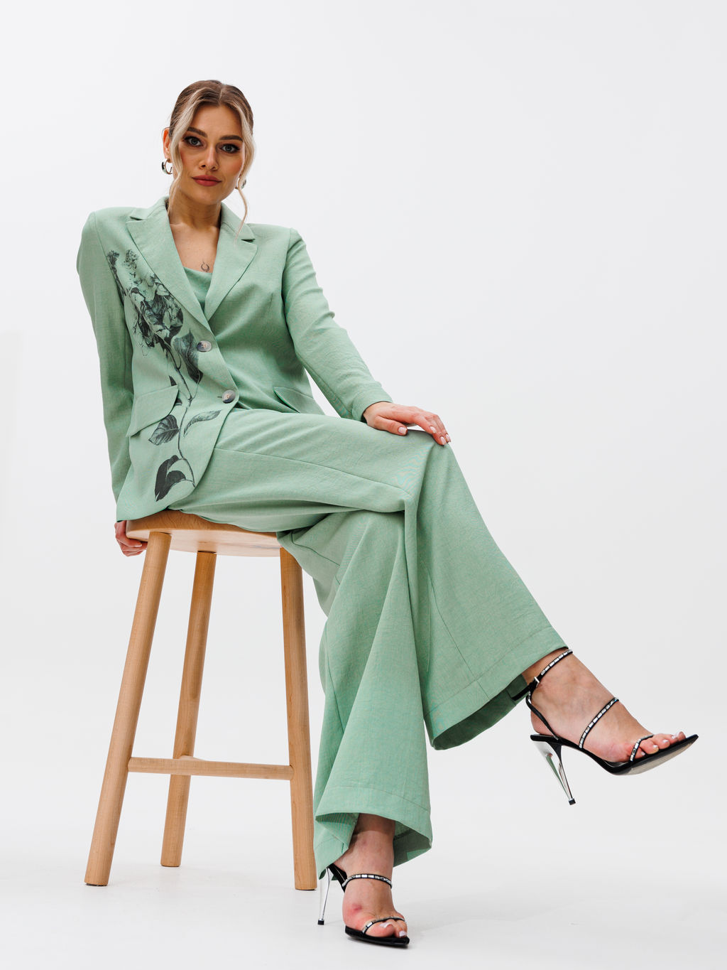 Костюм из жакета, топа и брюк. - Gizart фото 16