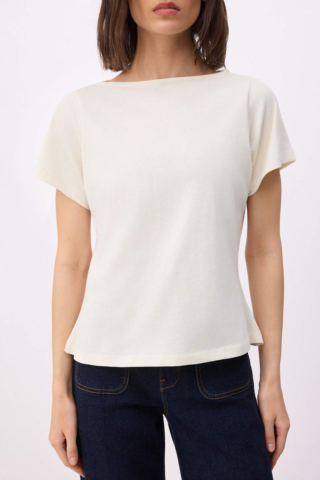 Ekru Relaxed/Rahat Kal?p Kay?k Yaka K?sa Kollu %100 Pamuk Orme T-Shirt TWOSS26TS00004