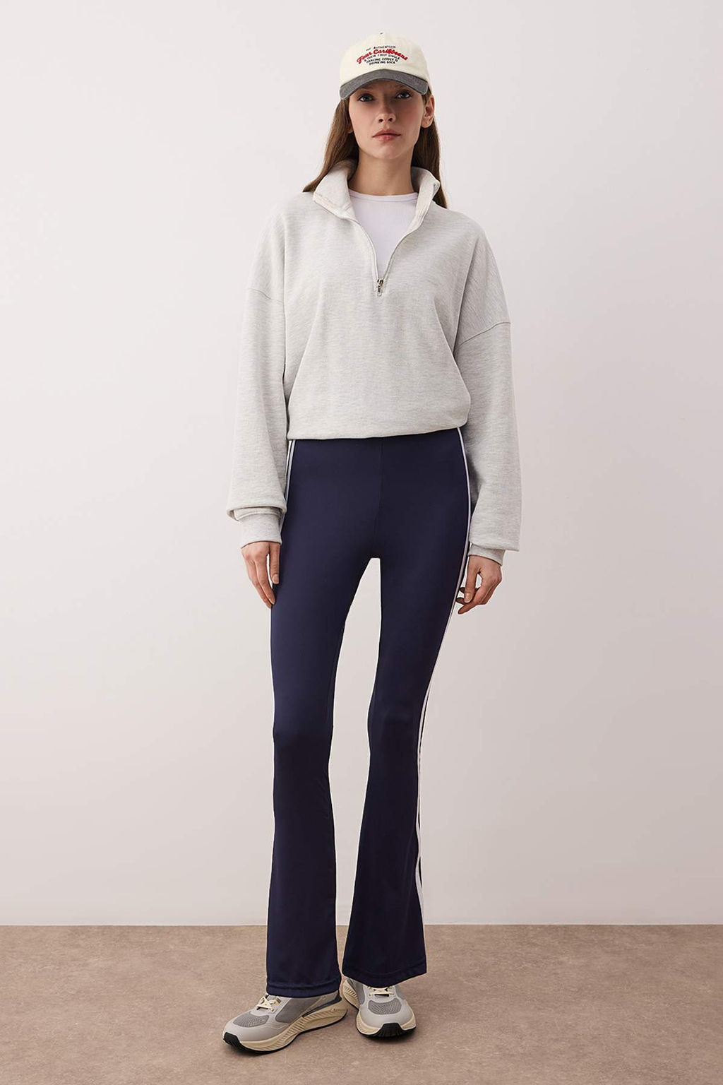 Siyah Dalg?c/Scuba Kumas Serit Detayl? Ispanyol Paca Yoga Orme Spor Tayt THMAW26TY00014 - Trendyolmilla фото 13