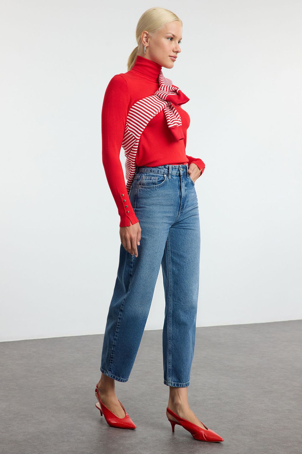 TRENDYOLMILLA Beyaz Yuksek Bel Barrel Baggy Jeans TWOSS23JE00295  фото 10