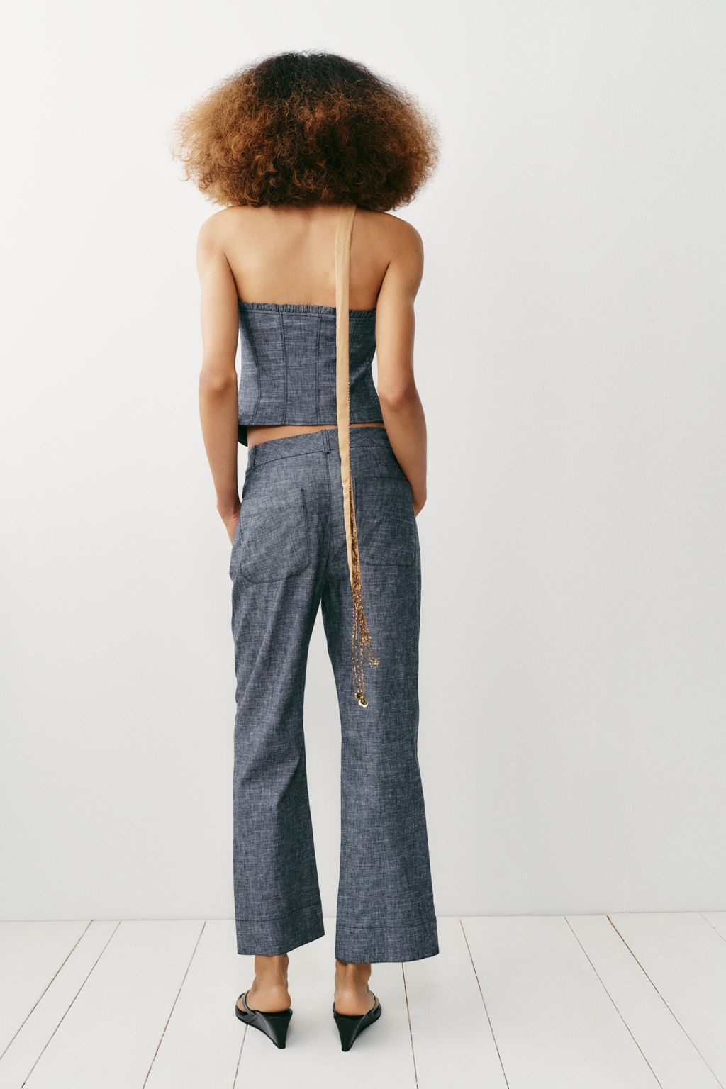 TOP CORTO ALAMARES CON LINO / Gris