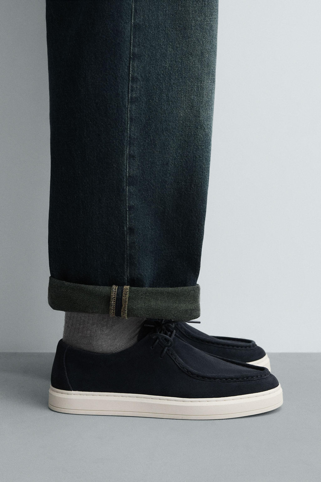 CASUAL LEATHER SHOES