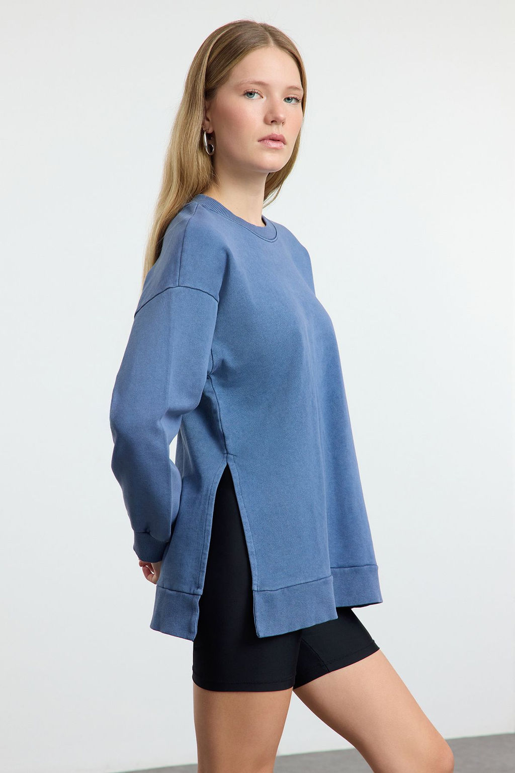 TRENDYOLMILLA Ekru Oversize/Genis Kal?p Y?rtmac Detayl? Kal?n Ici Polarl? Orme Sweatshirt TWOAW23SW00195  фото 2