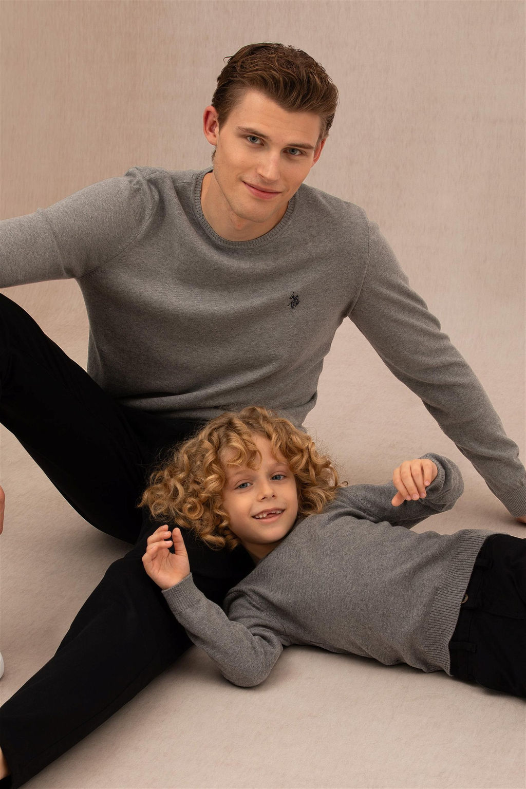 U. S. Polo Assn Серый меланжевый базовый свитер с круглым вырезом для мальчиков - U.s. polo assn фото 4