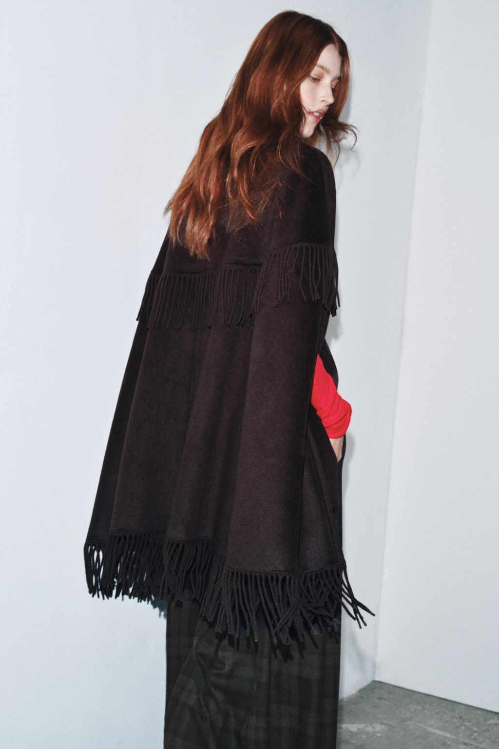 WOOL FRINGED CAPE - Zara фото 5
