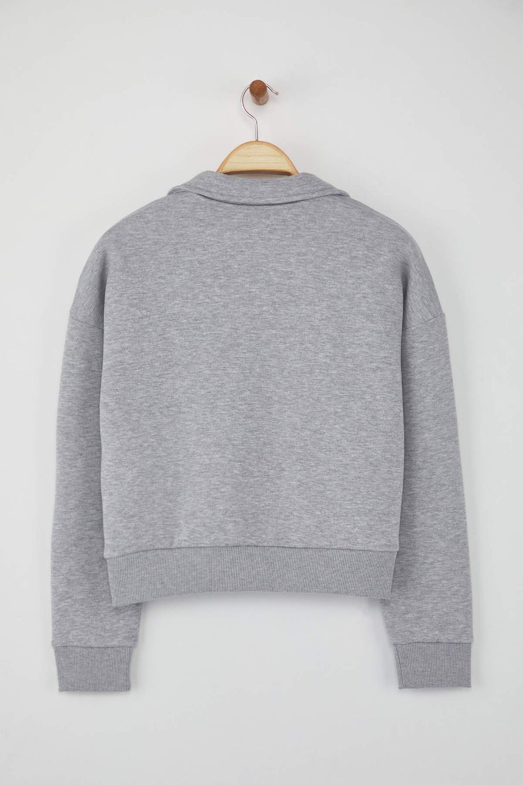 Teen Siyah Duz Regular/Normal Kal?p Orme Sweatshirt TWOAW26SW00049 - Trendyolmilla фото 8