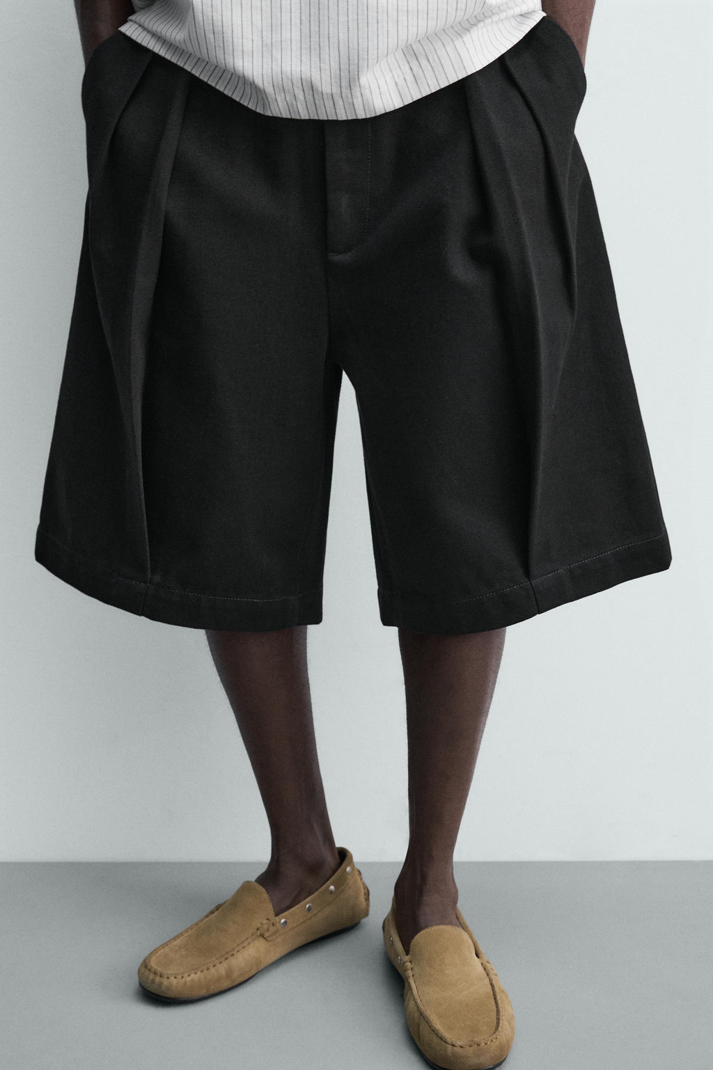 BERMUDA RELAXED FIT PLIEGUES / Negro - Zara фото 5