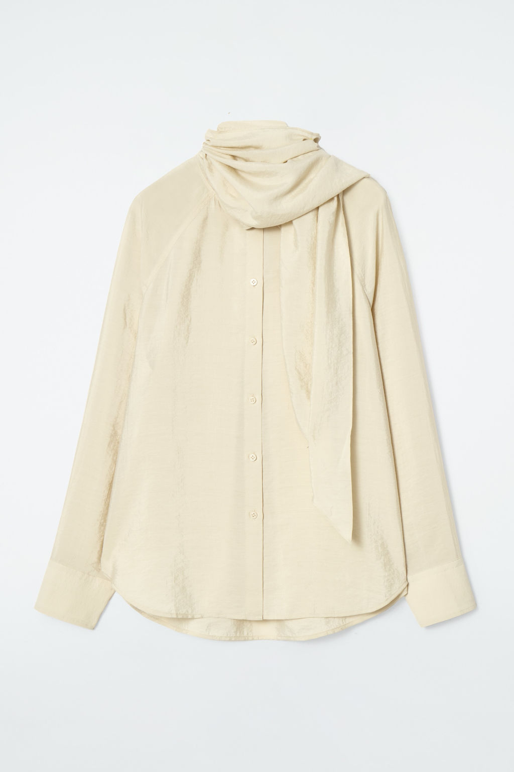 BLUSA DE SEDA CON DETALLE DE PA?UELO