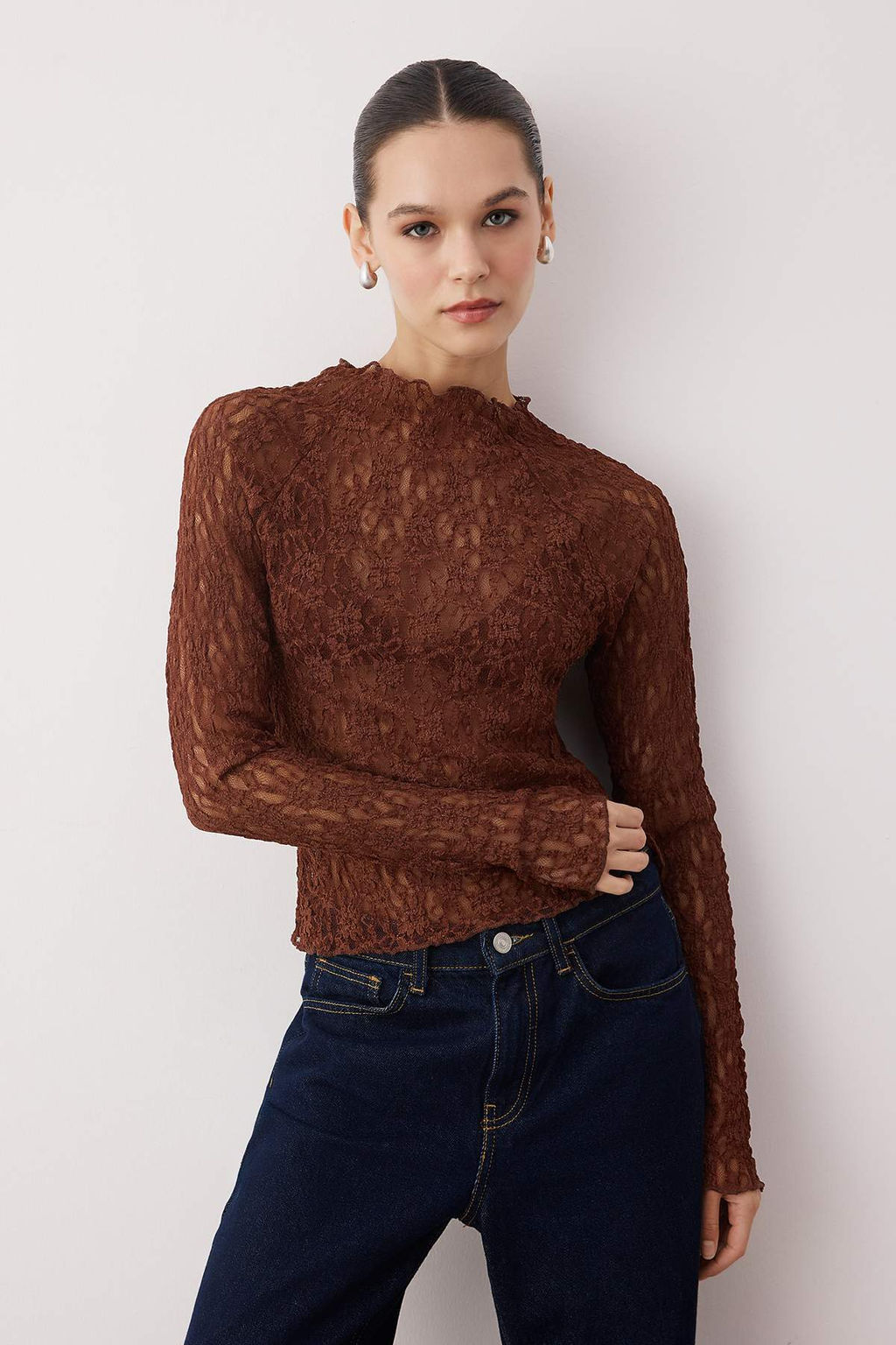 Kahverengi Fitted/Vucuda Oturan Reglan Kol Dantel Uzun Kollu Esnek Orme Bluz TWOAW26BZ00048