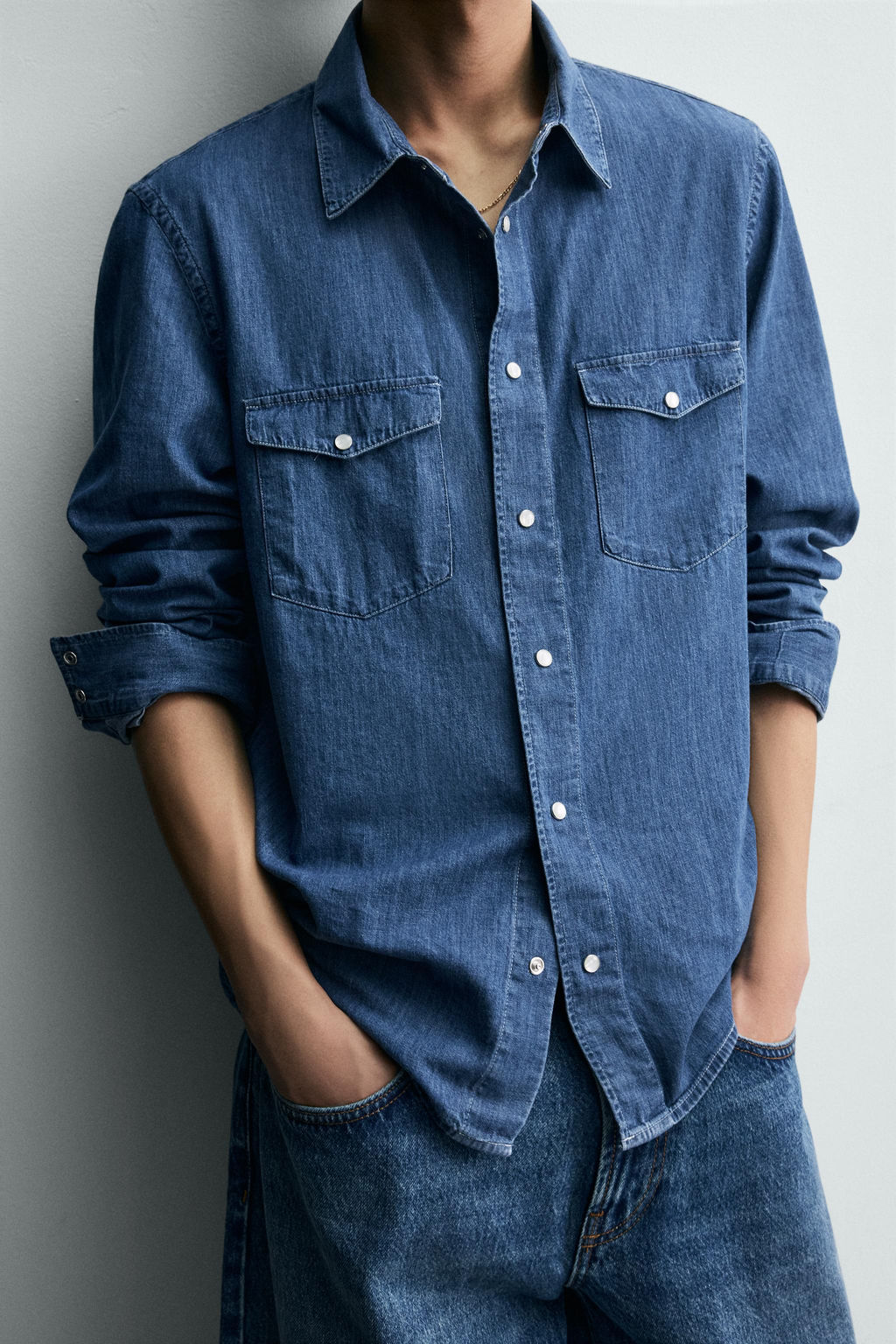 CAMISA DENIM BOLSILLOS / Azul medio - Zara фото 6