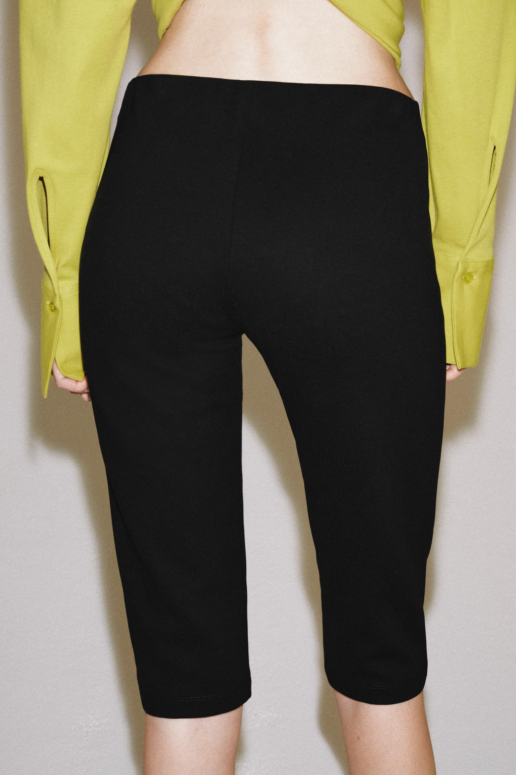 LEGGINGS CAPRI INTERLOCK / Negro - Zara фото 3