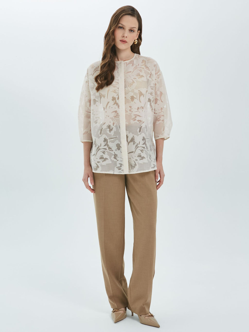 Блузка из органзы с вытравной печатью