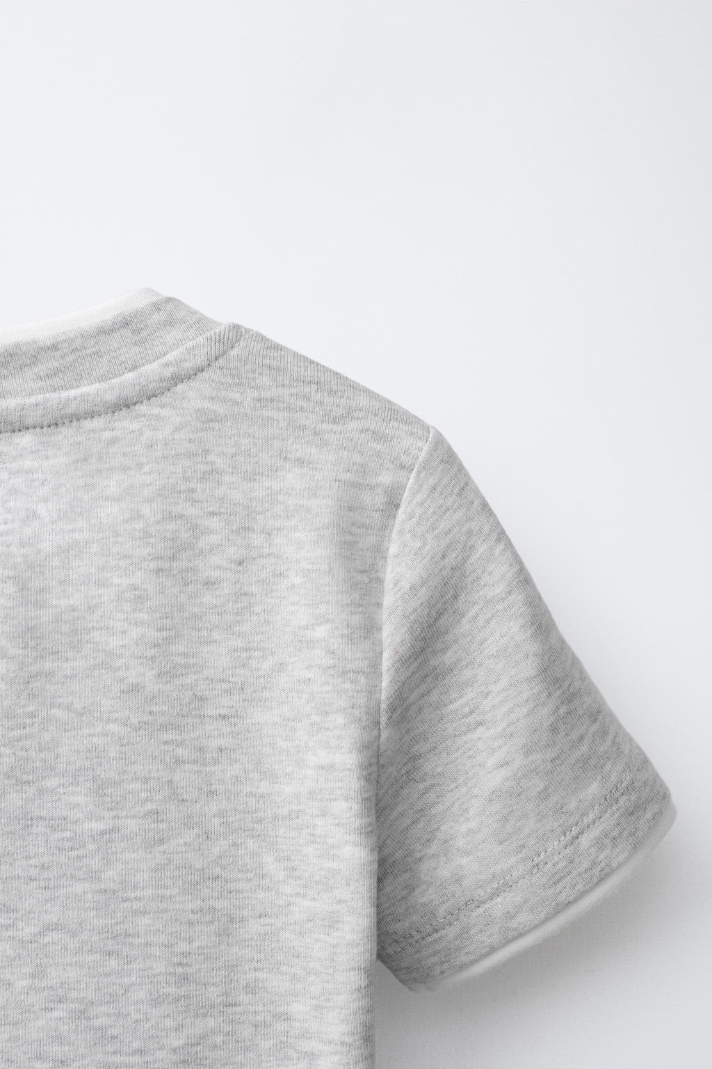 CAMISETA DOBLE CON MODAL / Gris vigor? - Zara фото 5