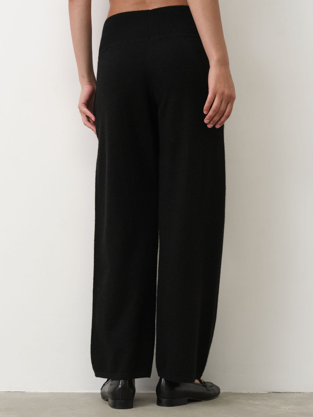 Брюки из пуха яка 05122 черные