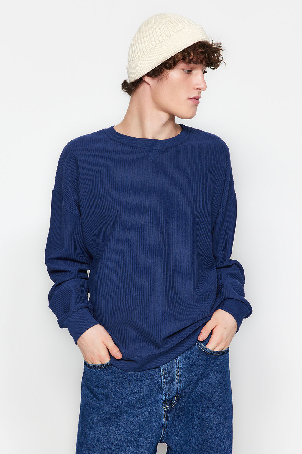 Lacivert Oversize/Genis Kesim Dokulu Yaka Detayl? Sweatshirt TMNAW24SW00233 - Trendyolmilla фото 3
