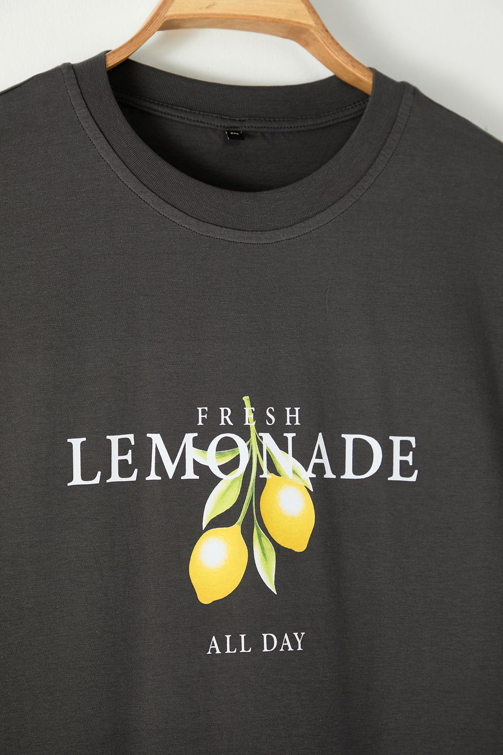 Antrasit Oversize/Genis Kesim Bisiklet Yaka Limon Bask?l? Buyuk Beden T-Shirt TMNSS25BF00002