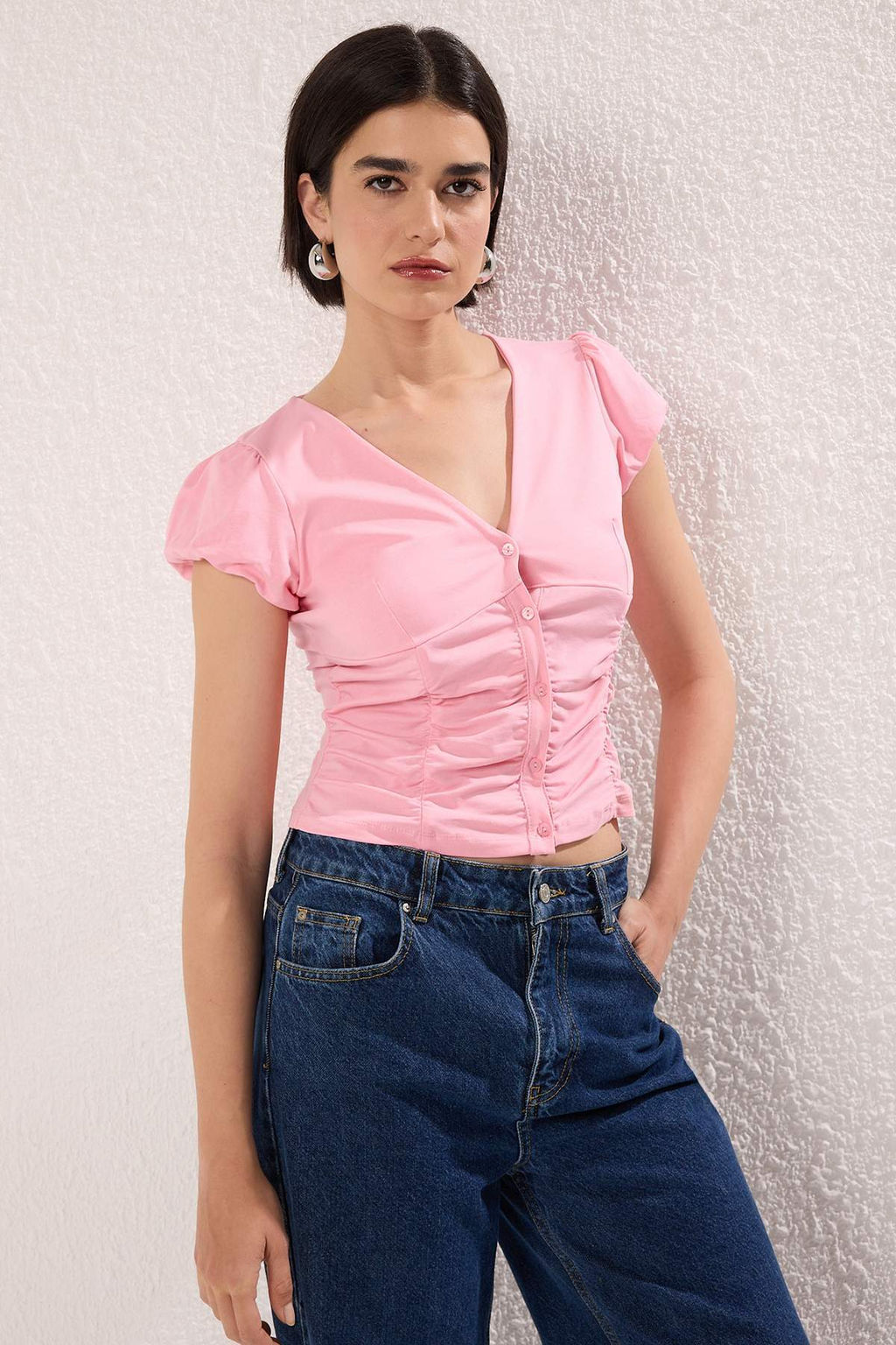 Trendyolmilla Siyah Pamuklu Buzgulu Dugmeli V Yaka Vucuda Oturan Super Esnek Orme Bluz TWOSS25BZ00563  фото 9