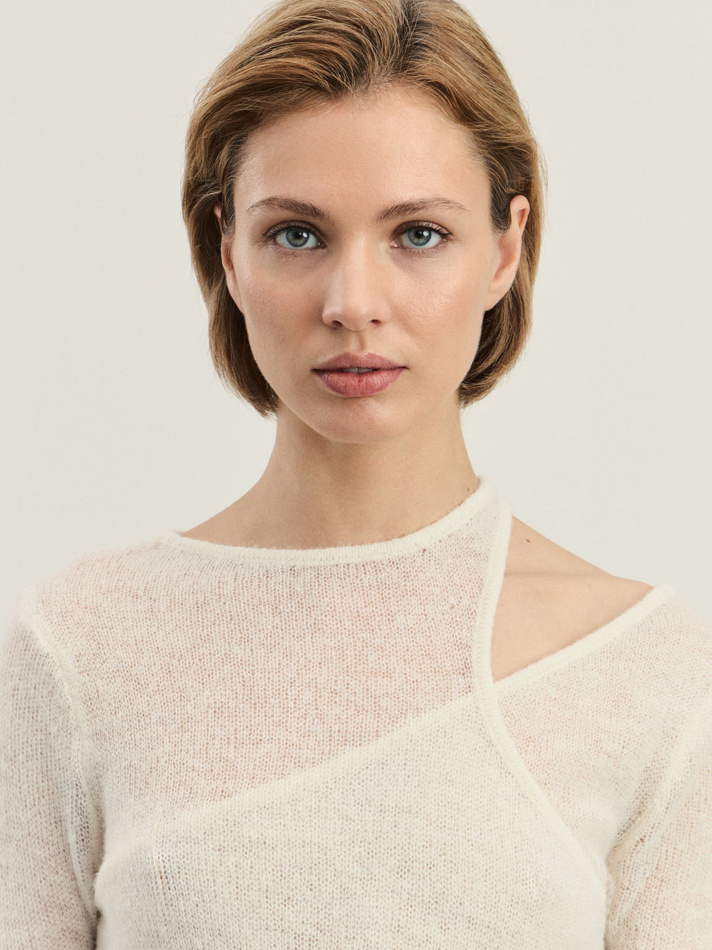 Джемпер с асимметричным вырезом / Zarina  фото 6