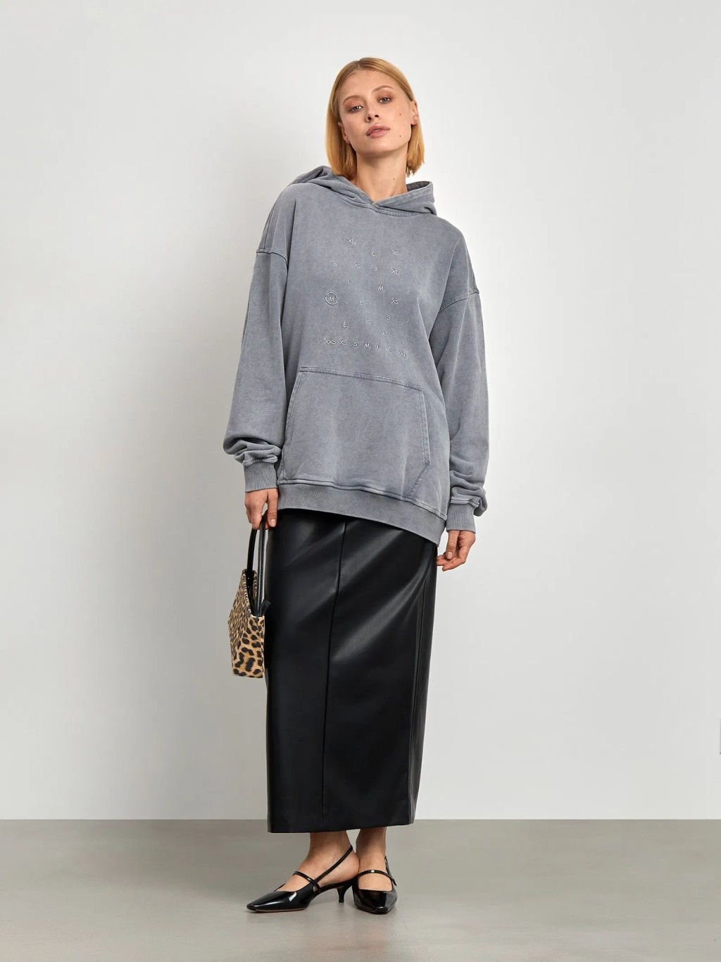 Худи с эффектом варки и вышивкой - Emka фото 5