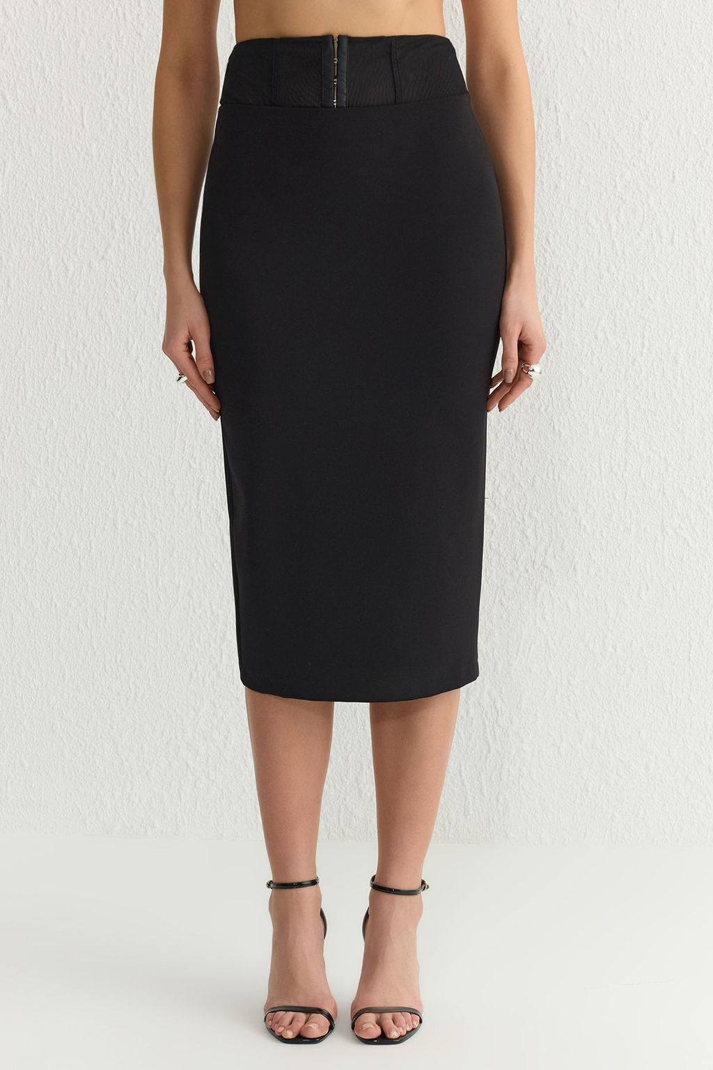 TRENDYOLMILLA Siyah Transparan Korse Detayl? Dokuma Etek TPRSS25ET00002