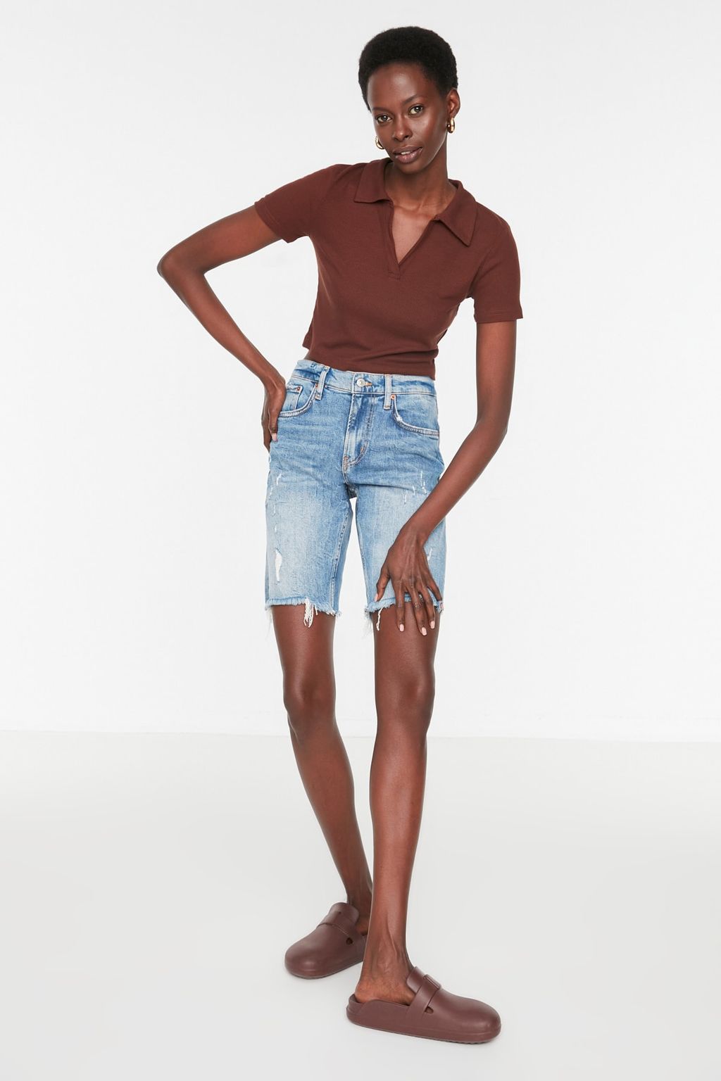 Kahverengi Fitted/Vucuda Oturan Crop Polo Yaka Fitilli Esnek Orme Bluz TWOSS21BZ0038