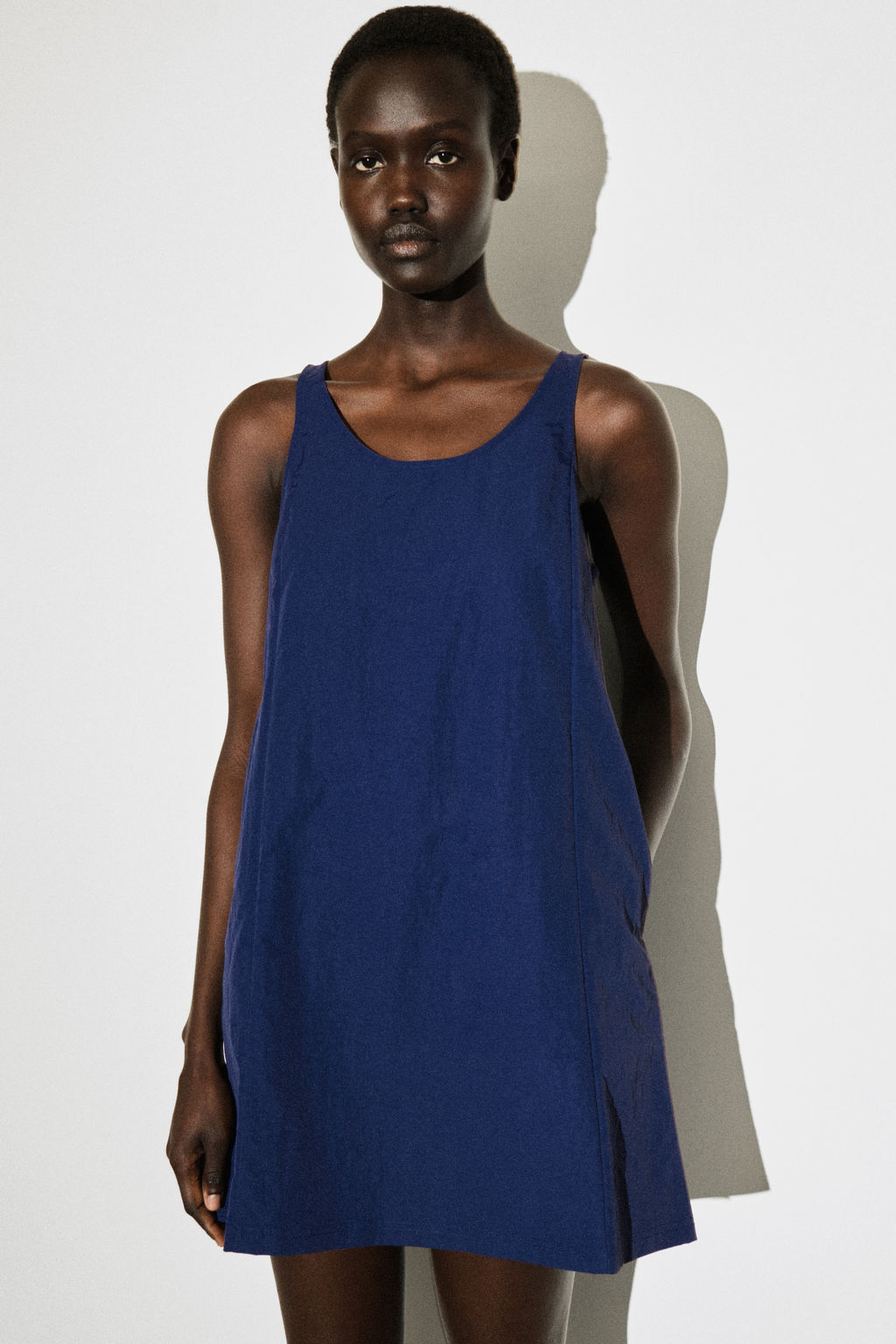 VESTIDO CORTO DE NAILON CON PANELES DE ALGOD?N - H&m фото 5