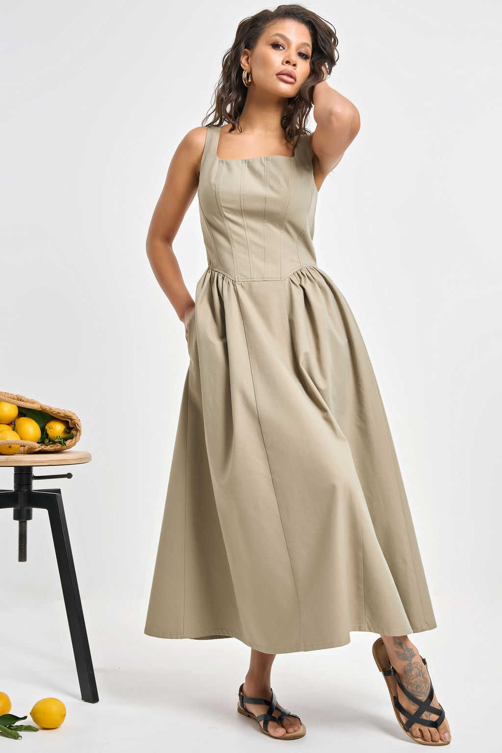 Сарафан джинсовый с корсетными линиями оливковый