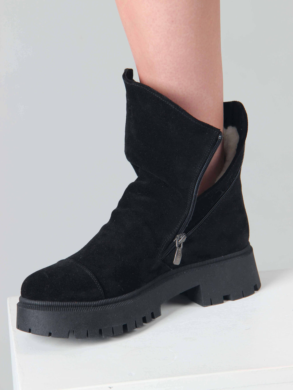 Ботинки 233.2094bl. черный замша/Шерсть