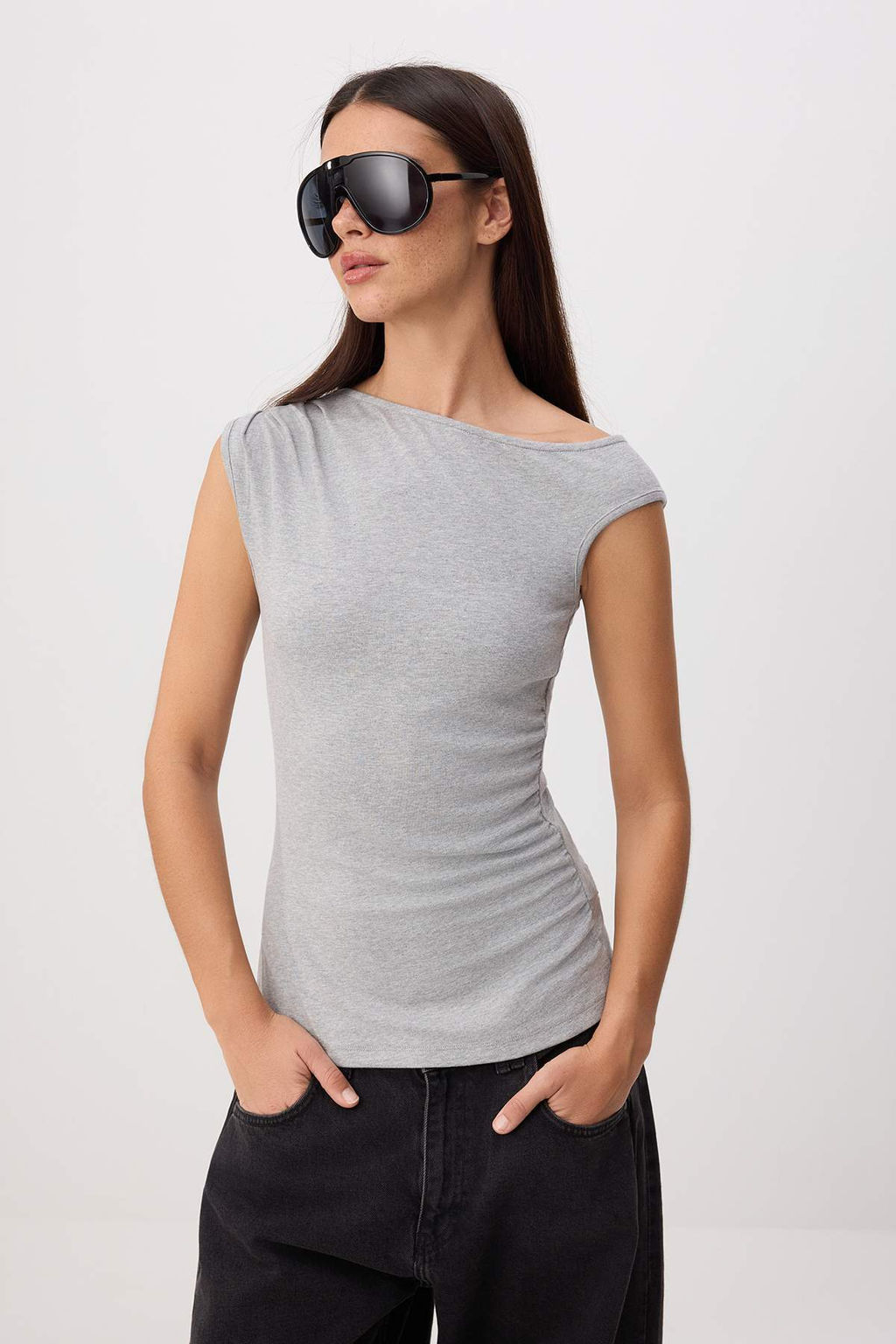 Gri Melanj Fitted/Vucuda Oturan Asimetrik Yaka Kolsuz Yumusak Orme Bluz TWOSS26BZ00793