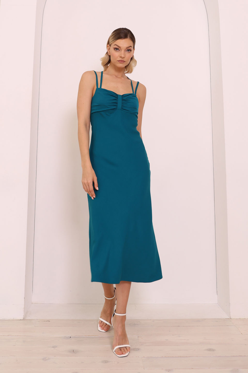 Платье со сборкой по лифу - Looklikecat фото 2