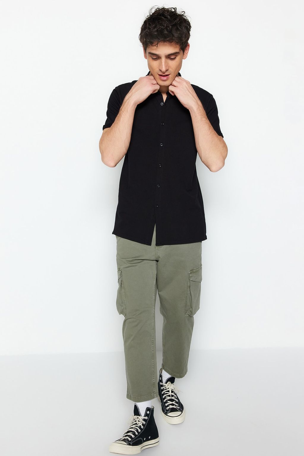 TRENDYOL MAN Siyah Slim Fit Hakim Yaka K?sa Kollu Orme Pike Yazl?k Gomlek TMNSS22GO0025 - Trendyolmilla фото 2